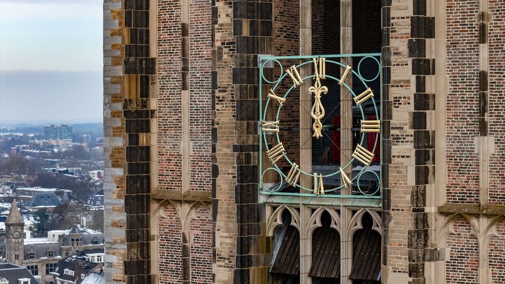 Gemeente Utrecht niet veel wijzer na onderzoek over vallend klokonderdeel Domtoren