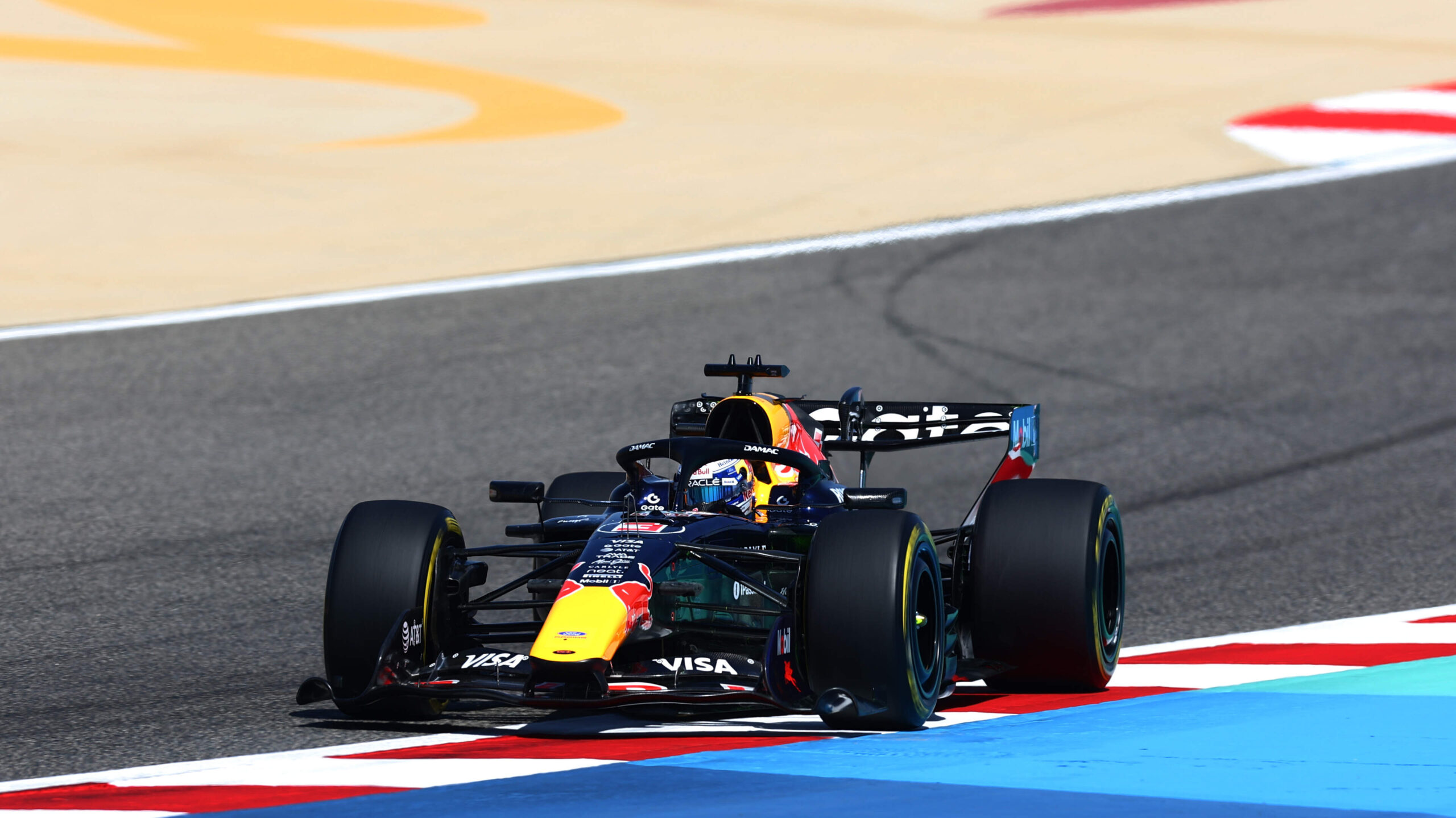 Productieve dag voor Max Verstappen in Bahrein, Kimi Antonelli met snelste tijd